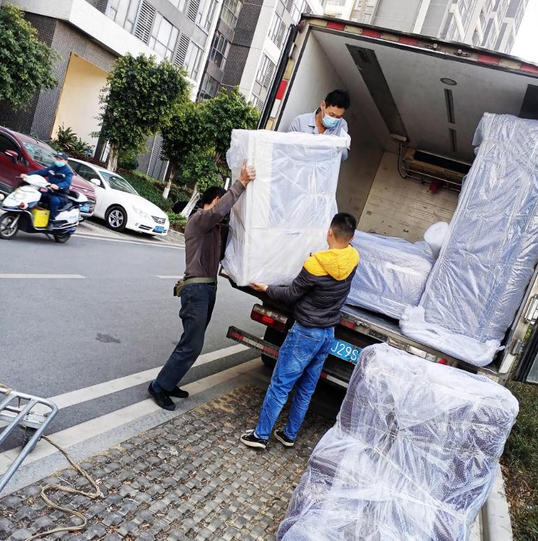 專業(yè)長(zhǎng)途搬家服務(wù),讓您的家物品安全到達(dá)目的地